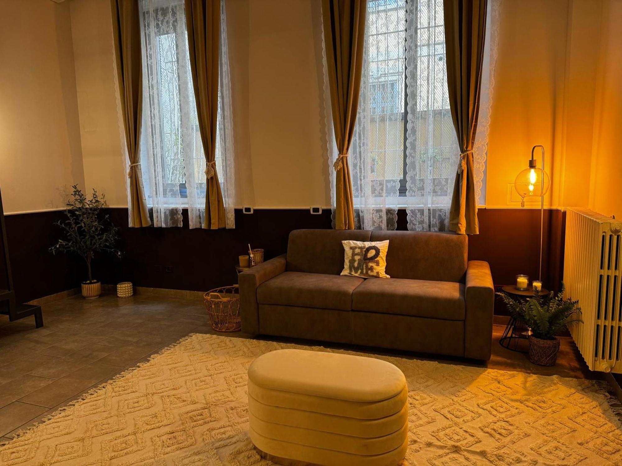 Regina Milano In Verona - Sky Tv, Wifi E Breakfast Box Apartment Bagian luar foto