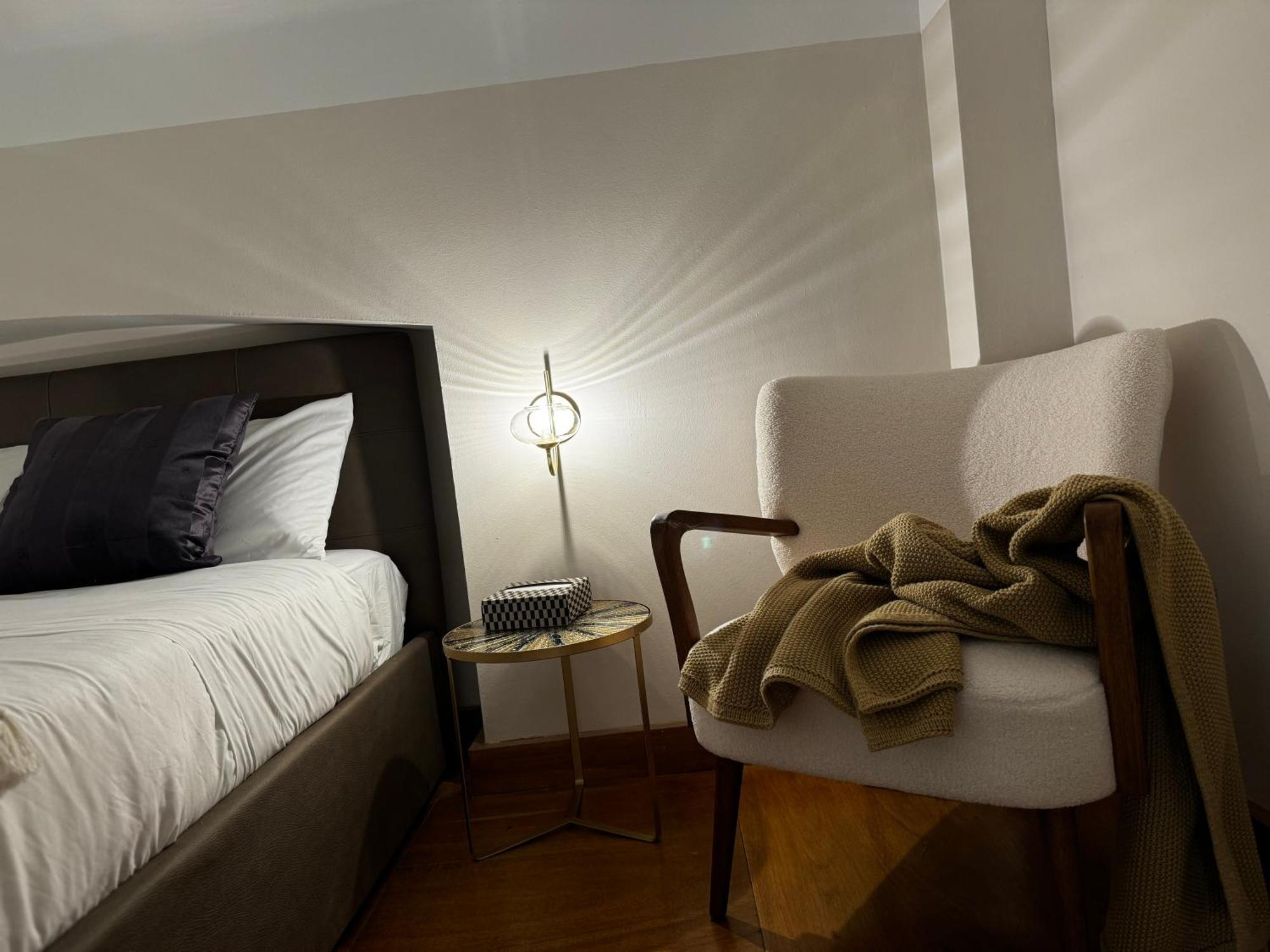 Regina Milano In Verona - Sky Tv, Wifi E Breakfast Box Apartment Bagian luar foto