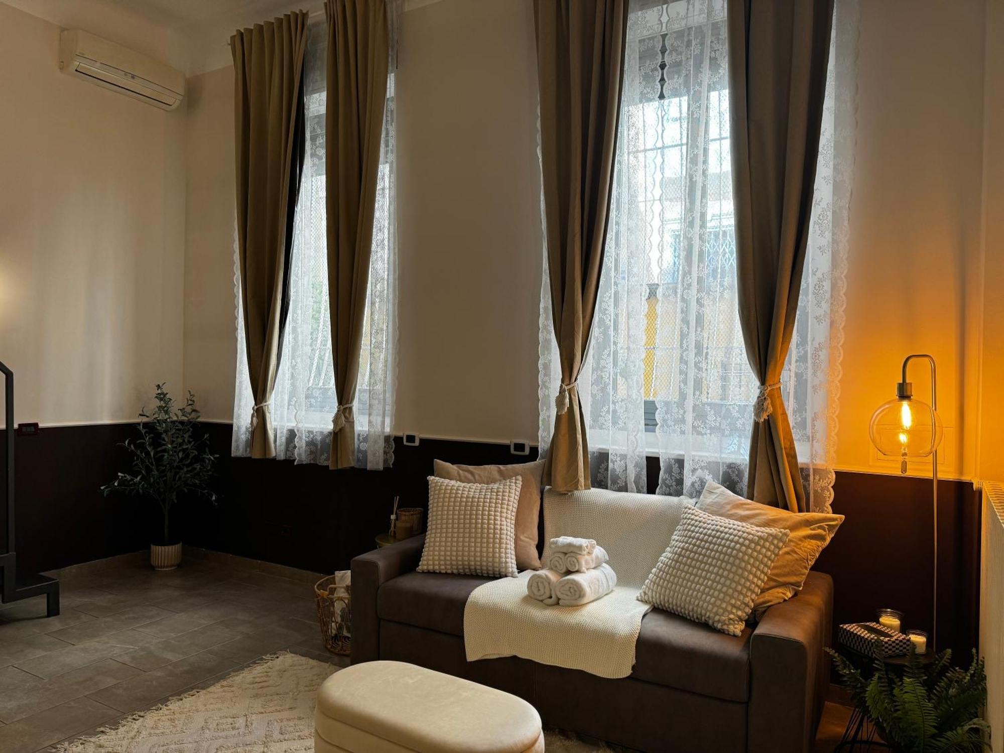 Regina Milano In Verona - Sky Tv, Wifi E Breakfast Box Apartment Bagian luar foto