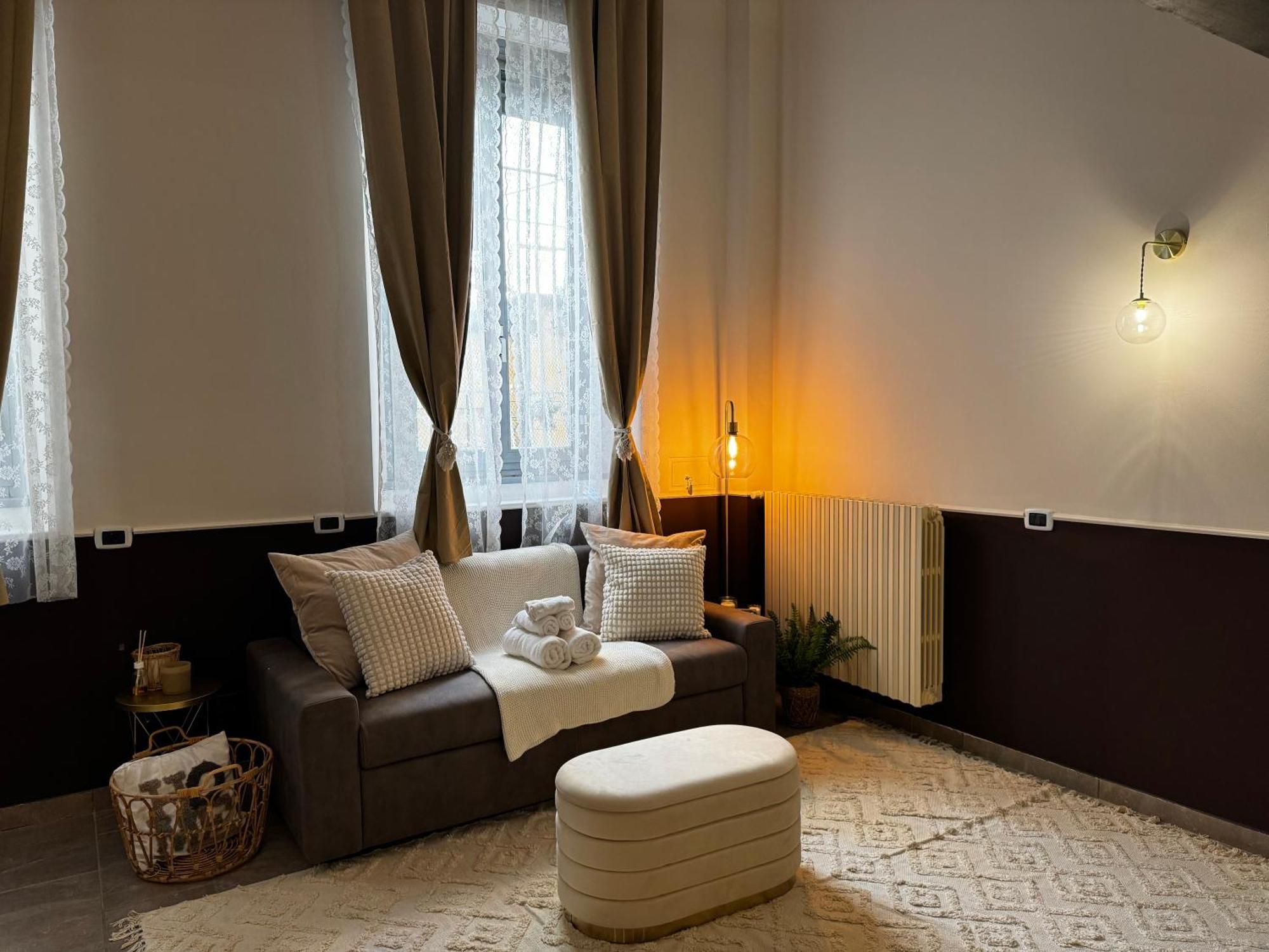 Regina Milano In Verona - Sky Tv, Wifi E Breakfast Box Apartment Bagian luar foto