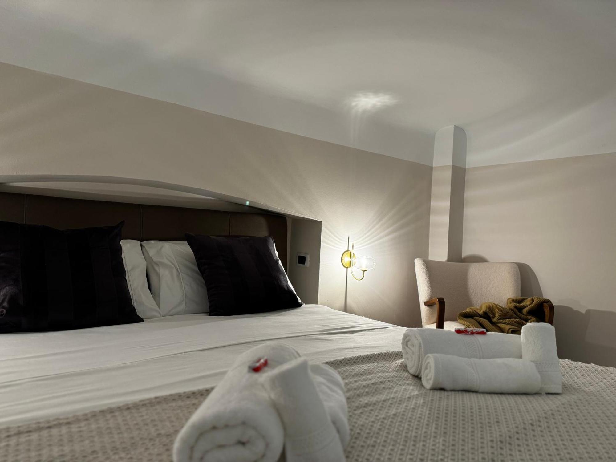 Regina Milano In Verona - Sky Tv, Wifi E Breakfast Box Apartment Bagian luar foto